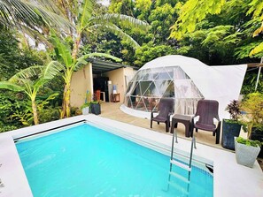 Vil·la Comfort, diversos llits, pati, vistes al jardí | Terrassa o pati