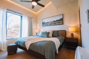 4 bedrooms, iron/ironing board, travel cot, WiFi - Diamond View PA: A-Frame~Hot Tub~Sauna~Panoramic Mountain Views (Ligonier)