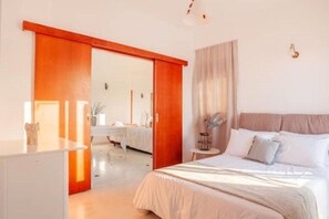 8 多间卧室、客房内保险箱、熨斗/熨衣板、旅行婴儿床