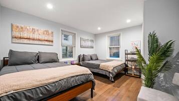 3 bedrooms, desk, iron/ironing board, WiFi