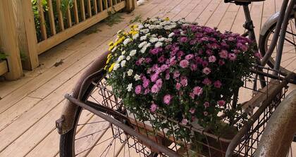 Historic Hunter’s Haven, Waterfront Gem in Tionesta. Float, fish and relax here.