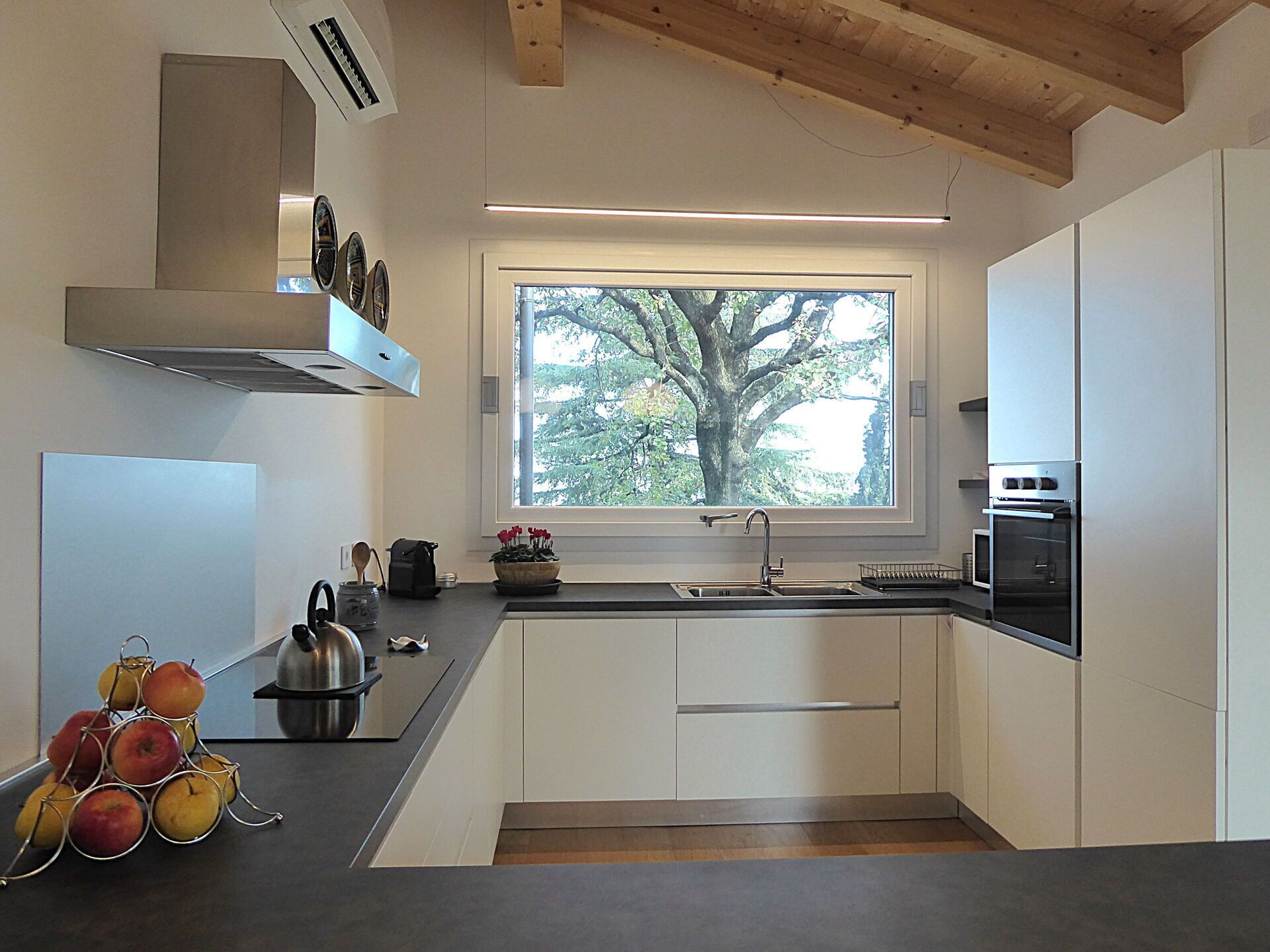 Refrigerador, microondas, horno, placa de cocina