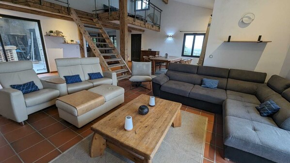 Smart TV, fireplace - Cosy house at the gateway to the Cévennes  (Alès)