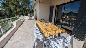 Outdoor dining - Cosy house at the gateway to the Cévennes  (Alès)