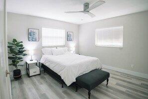 3 chambres, fer et planche à repasser, Wi-Fi, draps fournis