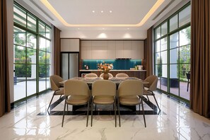 Luxury-Villa, Mehrere Schlafzimmer, eigener Pool | Eigene Küche | Kühlschrank, Mikrowelle, Ofen, Herdplatte