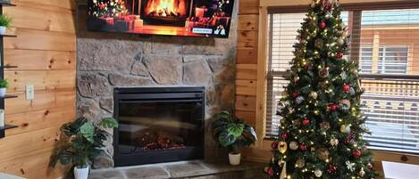 TV connectée, cheminée, baby-foot