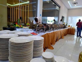 Desayuno continental gratuito y diario
