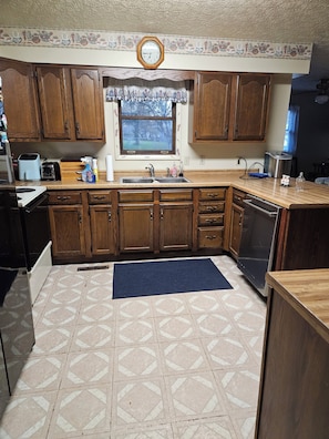 Private kitchen - Family-Friendly Home in Davis (Davis)