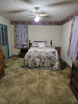 3 bedrooms, iron/ironing board, WiFi, bed sheets - Family-Friendly Home in Davis (Davis)