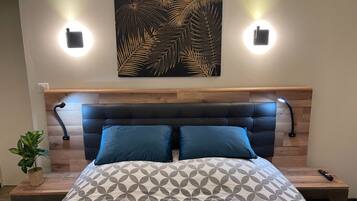 2 habitaciones, tabla de planchar con plancha, wifi y ropa de cama