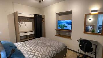 2 chambres, fer et planche Ă repasser, Wi-Fi, draps fournis