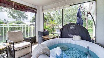 Tina de hidromasaje interior