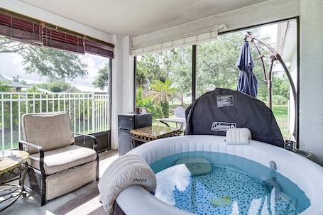 Indoor spa tub. 25% Off Pet Friendly HotTub 8 mi to Beach Sebastian 7mil Bass Fishing
Boating