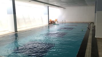 Couples treatment room(s), sauna, hot tub, steam room
