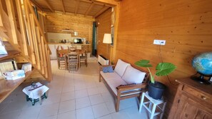 Smart TV, table tennis, books