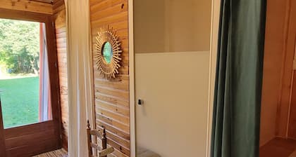 Loft en bois pour 3 personnes.