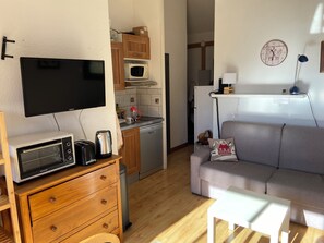 Fernseher, Stereoanlage