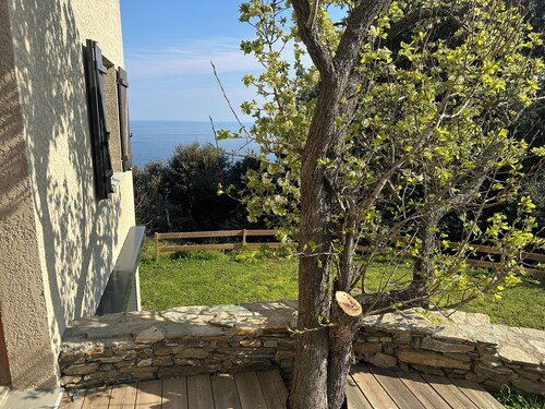 Maison au calme avec superbe vue mer