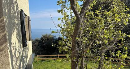 Maison au calme avec superbe vue mer