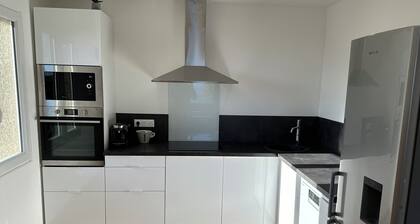 Maison au calme avec superbe vue mer