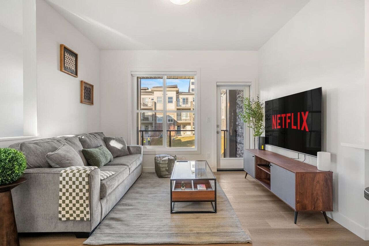 Smart TV, books, offices