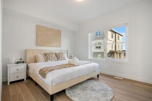 2 bedrooms, desk, iron/ironing board, travel cot