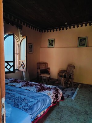 2 bedrooms, in-room safe, desk, iron/ironing board