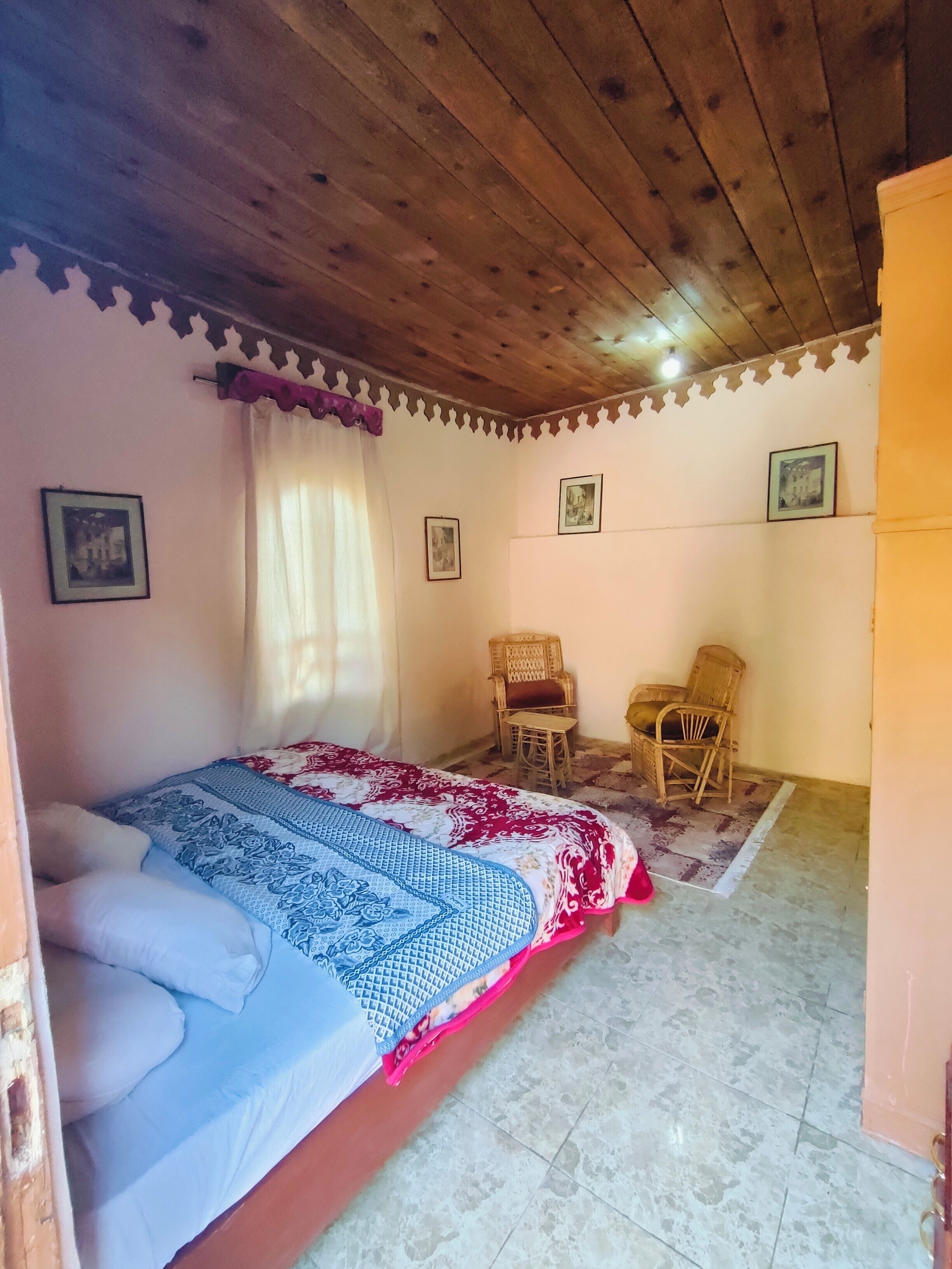 2 bedrooms, in-room safe, desk, iron/ironing board