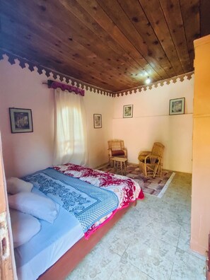 2 bedrooms, in-room safe, desk, iron/ironing board