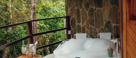 特級小屋, 露台, 山景 | 迷你吧、書桌、手提電腦工作空間、免費 Wi-Fi