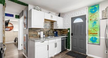Space Camp - 4 Bedroom Ranch with Barcade, Playground and Gameroom