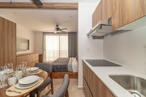 Fridge, stovetop, coffee/tea maker, toaster - King Studio w/ Private Balcony + Rooftop Pool, Gym (Tulum)