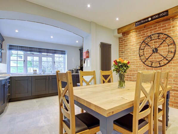 Dining - Escape to this charming, beautifully restored stone cottage in Cowesby. (Cowesby, near Thirsk)