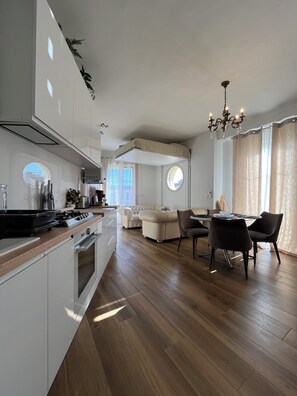 Fridge, microwave, oven, stovetop - APARTMENT NICE CENTER, SNCF STATION, LOCAL MARKET (Nice)