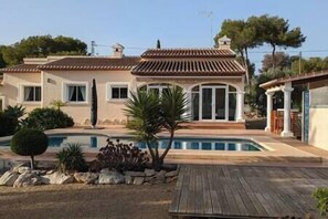 A heated pool - Villa Carolina. Costa Nova, Jávea (Xàbia)