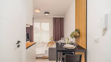 Iron/ironing board, free WiFi, bed sheets