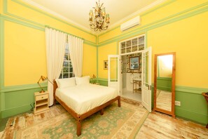 Minibar, in-room safe, blackout curtains, iron/ironing board - Amina Boutique Hotel (Cape Town)