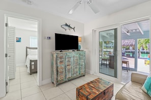 2 habitaciones, escritorio, tabla de planchar con plancha y wifi gratis