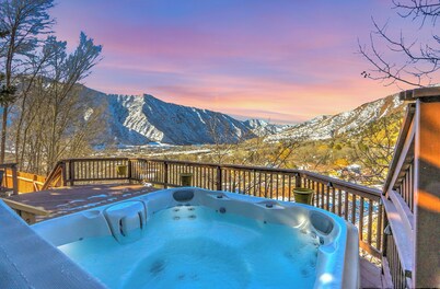 Hot Tub, Game Room w/ Mountain Views Near Town