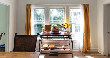 Charm of Crestview! 5-bedroom house in serene Knoxville!