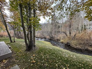 Property grounds - NEW! Snowcreek IV #545 (3-Bedroom Condo) with Pool - Pets Allowed (Mammoth Lakes)