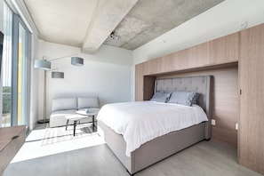 Deluxe Studio, City View | Egyptian cotton sheets, premium bedding, memory foam beds, free WiFi - Milan Aventura Hotel (Ojus)