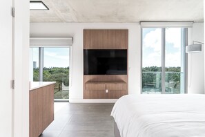 Estudio Deluxe, vista a la ciudad | Sábanas de algodón egipcio y ropa de cama de alta calidad 