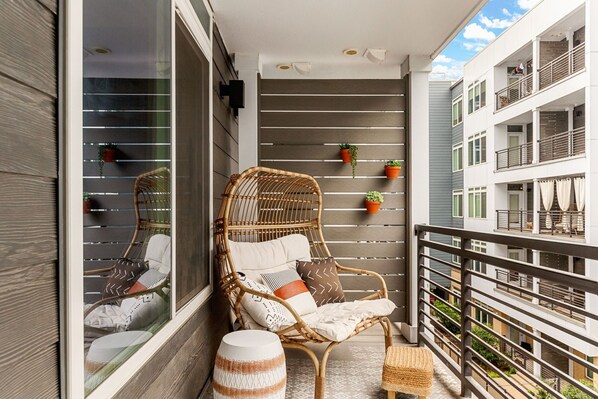 Terrace/patio - Boutique apartment hotel room on the San Antonio Riverwalk with Infinity Pool (San Antonio)