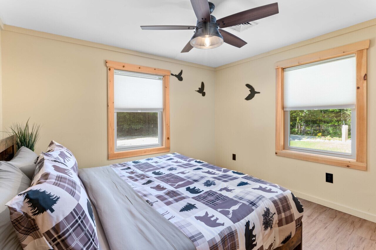 Schreibtisch, Bügeleisen/Bügelbrett, Reisekinderbett, kostenloses WLAN