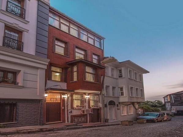 Front of property - Duru Apart Istanbul (Istanbul)