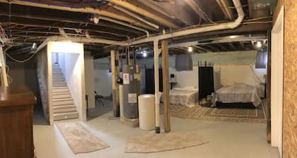 Whole house w/ full basement 3 bdrms 2.5 baths 5 recliners + air mattress space