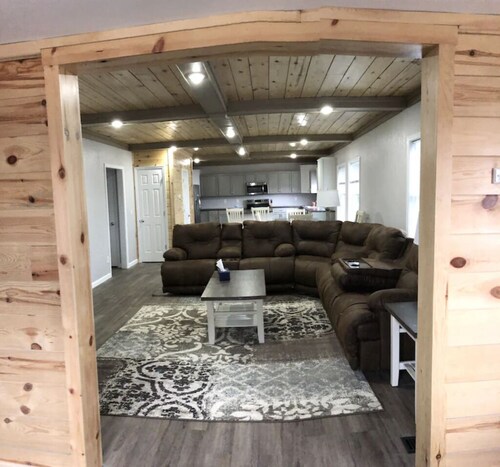 Whole house w/ full basement 3 bdrms 2.5 baths 5 recliners + air mattress space