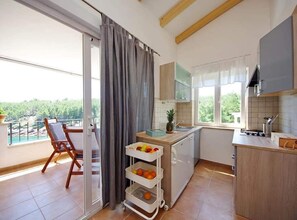 Refrigerador, horno, placa de cocina, lavavajillas